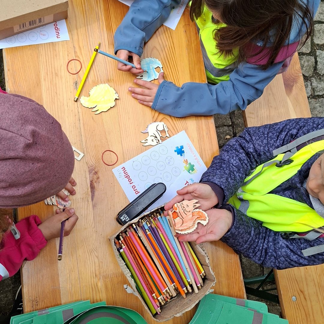 3D skládací veverka z překližky pro dětské tvoření